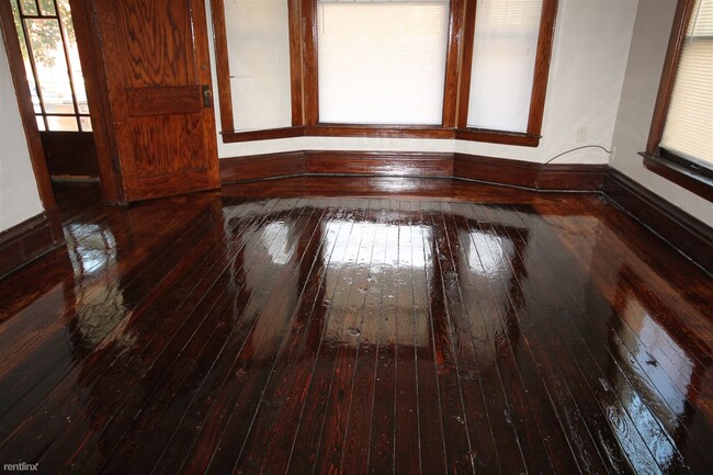 Building Photo - 3 br, 1.5 bath House - 729 W Vine St 6 mon...
