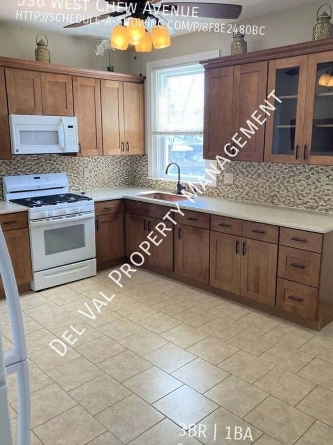 Building Photo - Spacious 3 Bedroom Home – Backyard + Porch Included!