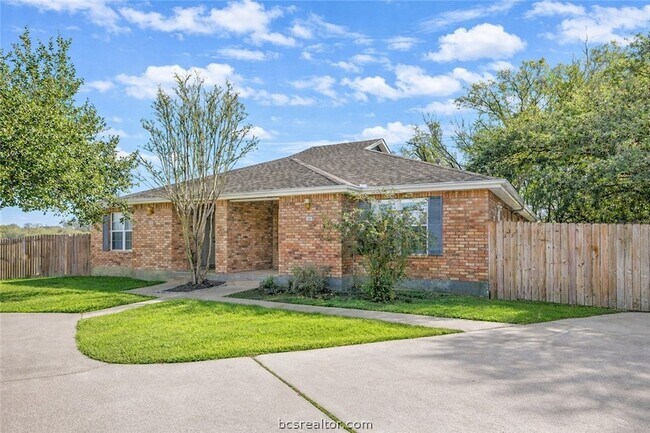 Building Photo - 2419 Brittain Ct