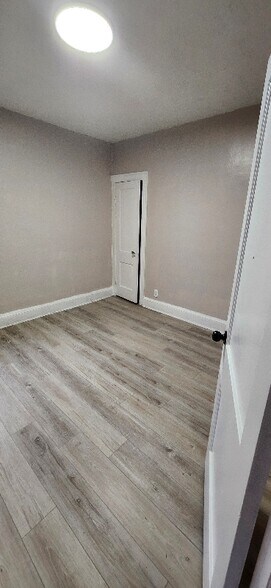 Building Photo - 4090 E 143rd St