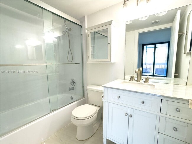 Building Photo - 540 Brickell Key Dr