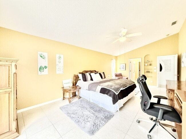 Building Photo - 854 Addison Dr NE