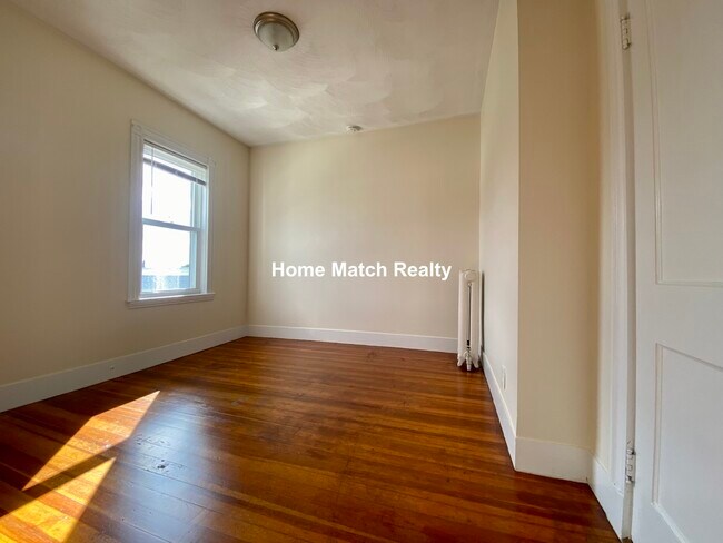 Building Photo - 14 Belknap St