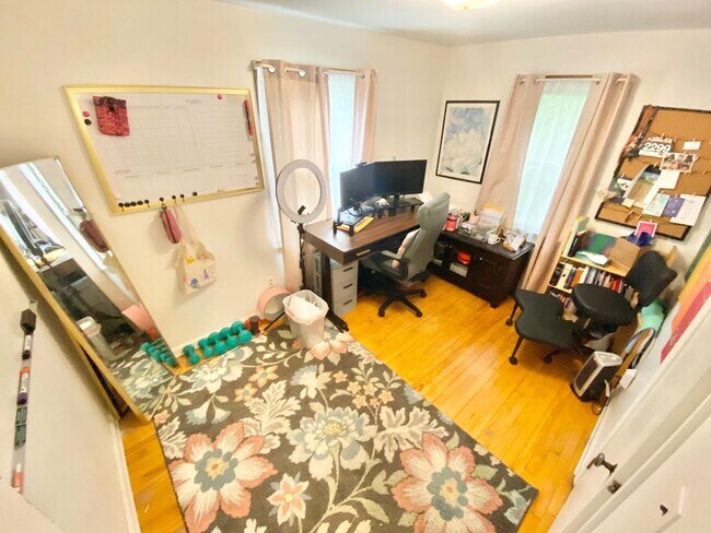 Building Photo - 4 Bedroom Home in South Burlington VT Avai...