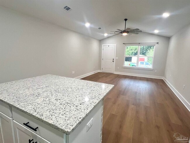 Building Photo - 4417 Oak Ln