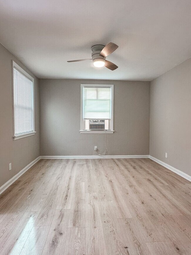 Building Photo - Remodeled 2 bed / 1 bath home