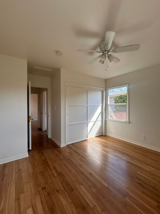 Building Photo - 13215