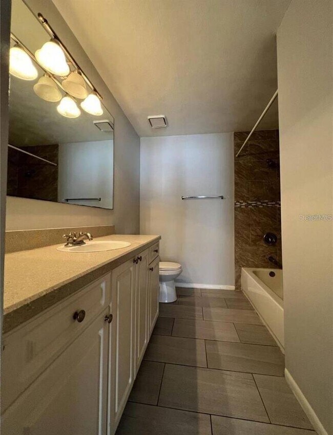 Building Photo - 1226 Bermuda Lakes Ln
