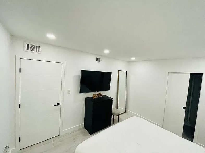 Building Photo - 11271 SW 48th St