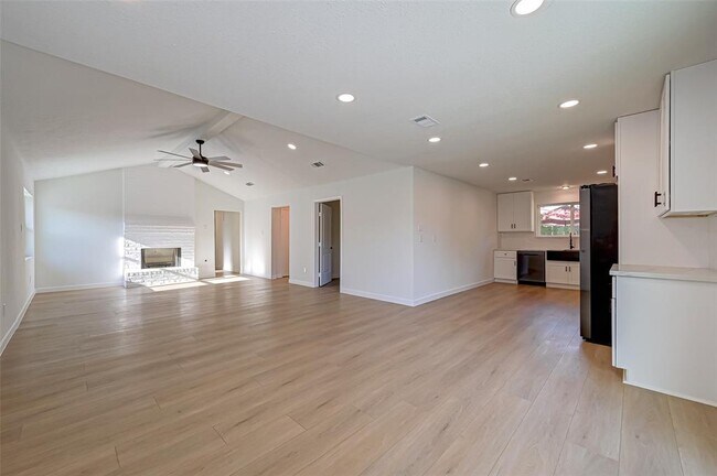 Building Photo - 7719 Dawnridge Dr