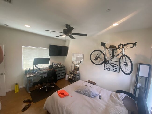 Building Photo - 1959 20th St