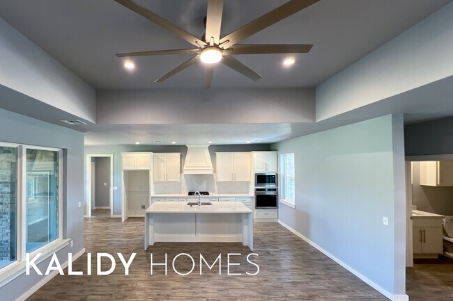 Building Photo - 213 Olde Ml Ct