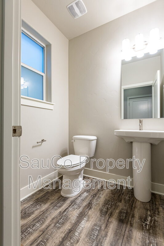 Building Photo - 13227 SW Maxfield Ln