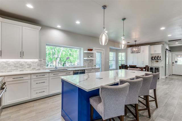 Building Photo - 711 Majestic Oaks Dr