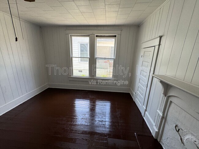 Building Photo - 809 Sunset Ave