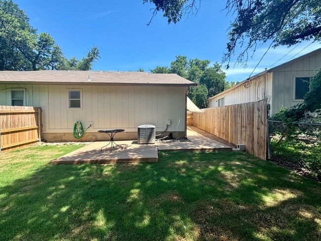 Building Photo - Brown Bark