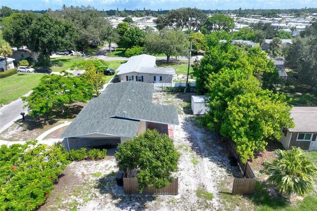 Building Photo - 6515 3rd St Ct W