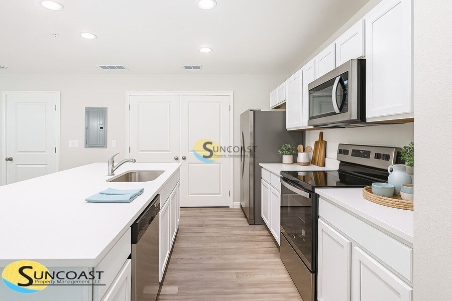 Building Photo - 3821 SW 43rd Ct