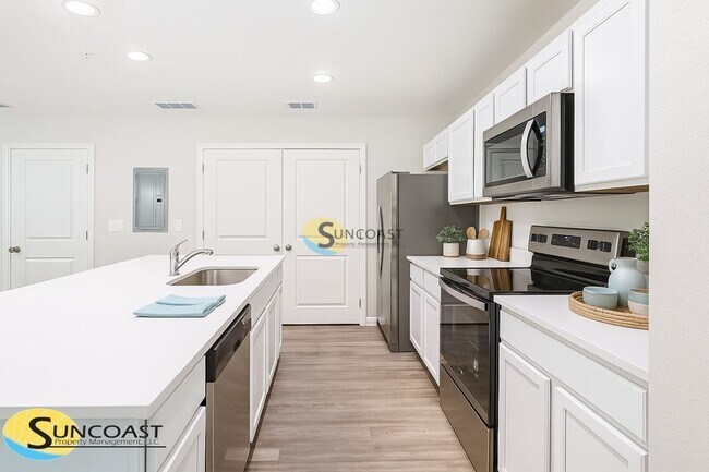 Building Photo - 3821 SW 43rd Ct