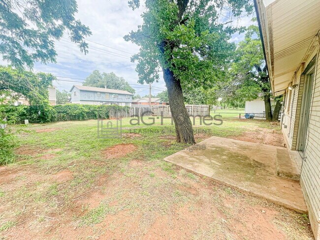 Building Photo - 3409 Overland Dr