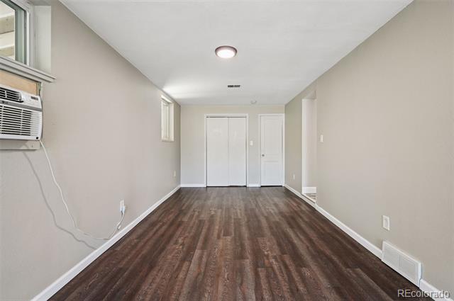 Building Photo - 1054 Leyden St