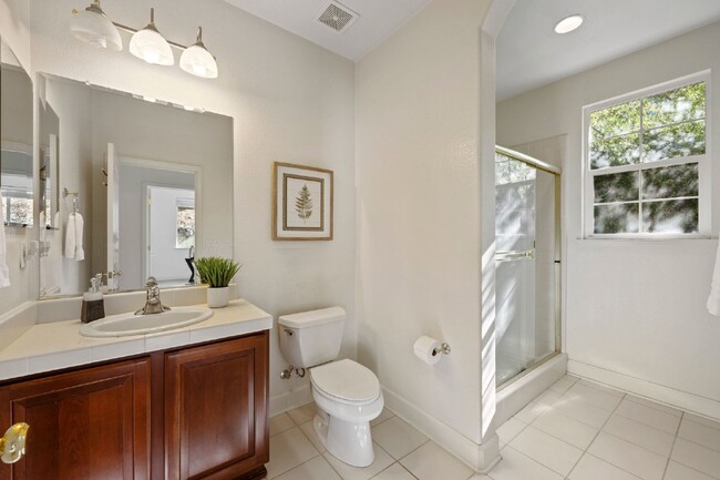 Building Photo - Beautiful home in Serrano. Must See!