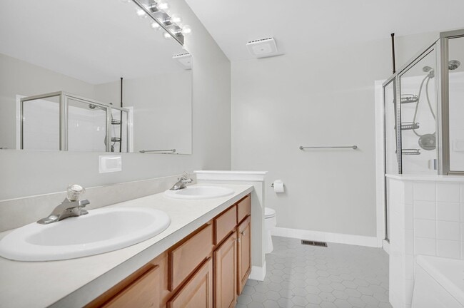 Building Photo - 104 Pebble Brook Dr