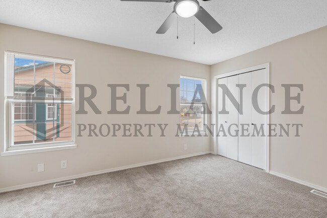 Building Photo - 215 Peachwood Dr