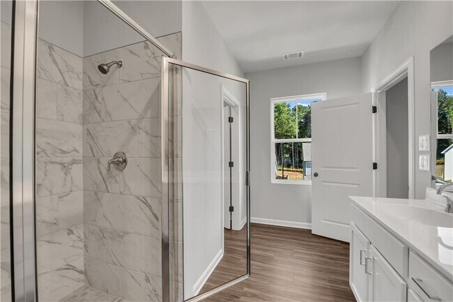 Building Photo - 660 Devon Aly