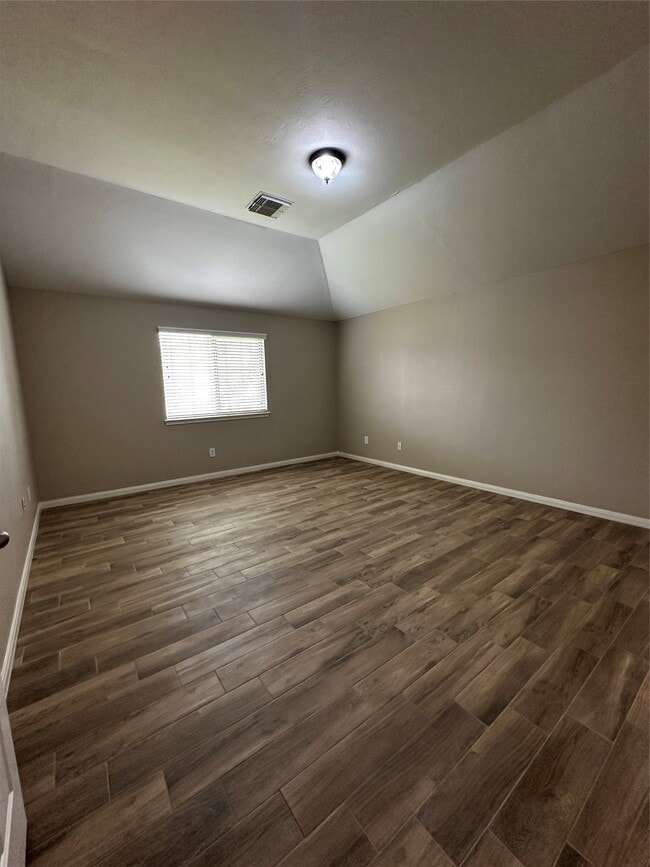 Building Photo - 18515 Skippers Helm