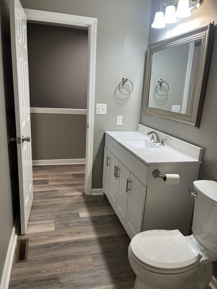 Building Photo - 108 Shady Brook Dr