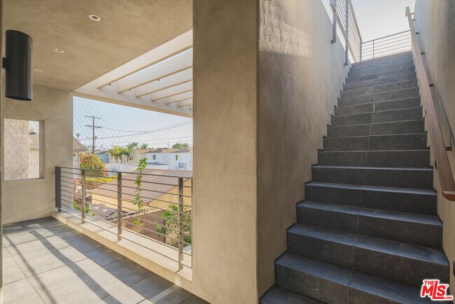 Building Photo - 2801 Sanborn Ave