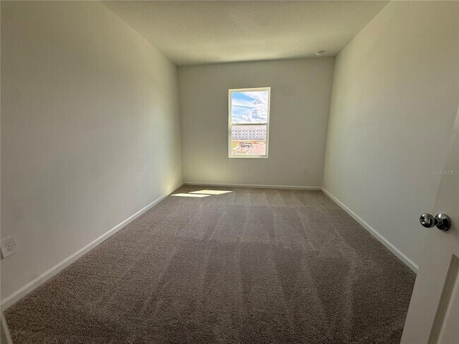 Building Photo - 2999 Maloof Dr
