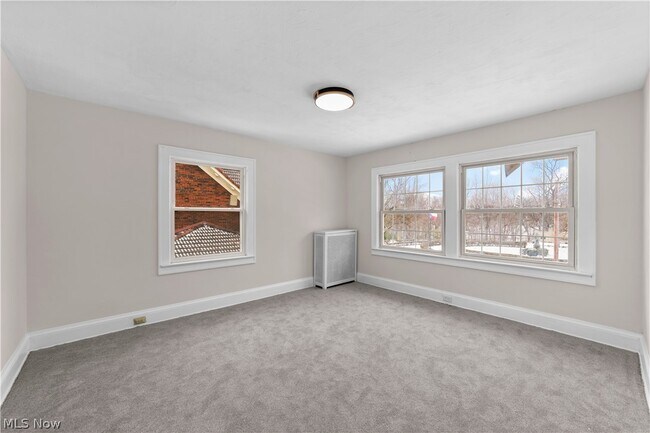 Building Photo - 867 East Blvd