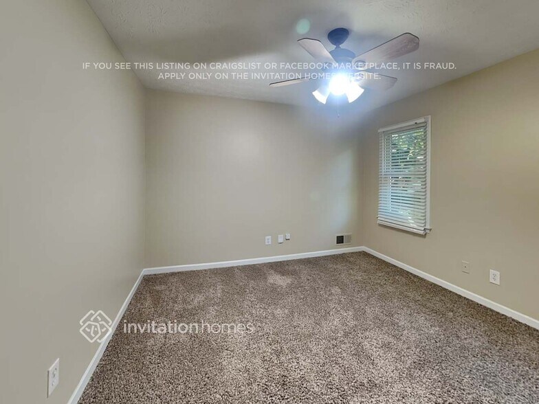 Building Photo - 2729 E Sudbury Ct