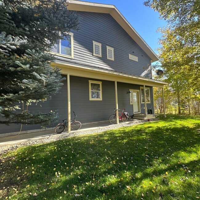 Spacious 3 bedroom 2.5 bathroom townhouse - Spacious  3 bedroom 2.5 bathroom townhouse