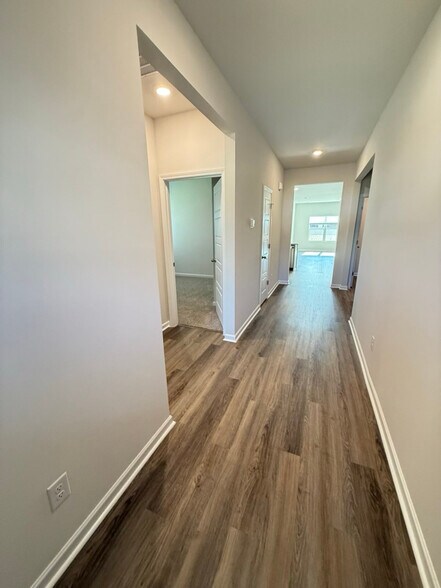 Building Photo - 6151 Feather Wy SE