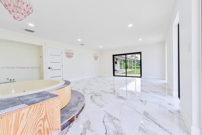 Building Photo - 15420 SW 212th Ave