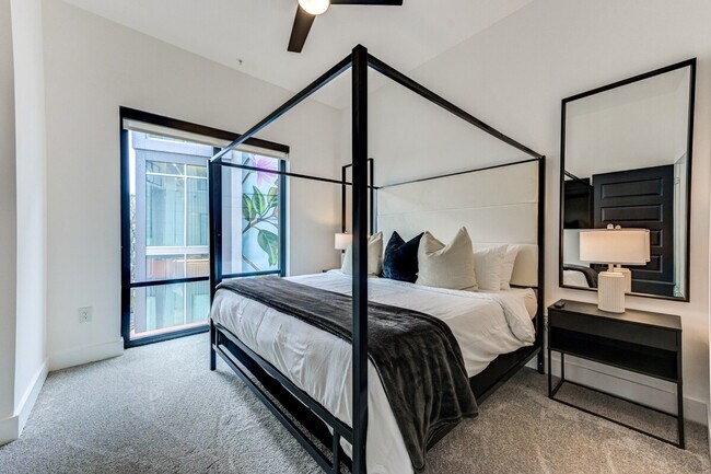 Building Photo - 1075 Peachtree Rd