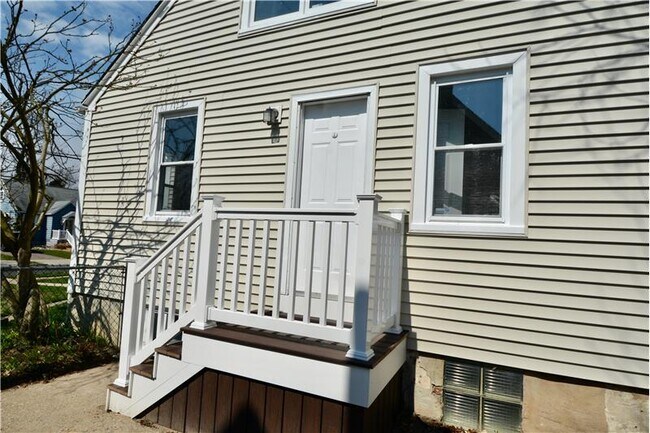 Building Photo - 13 Massachusetts Ave