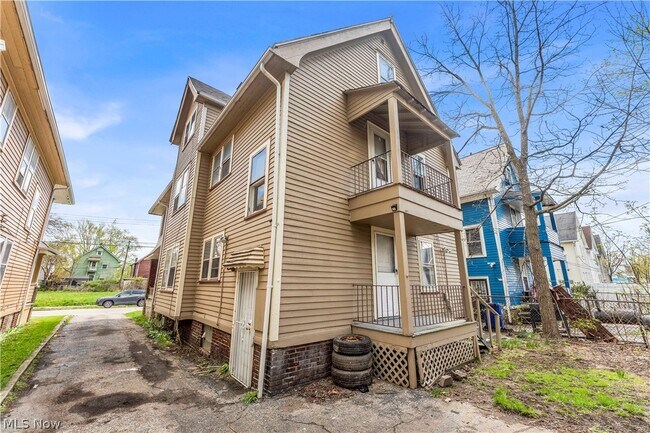 Building Photo - 414 E 148th St
