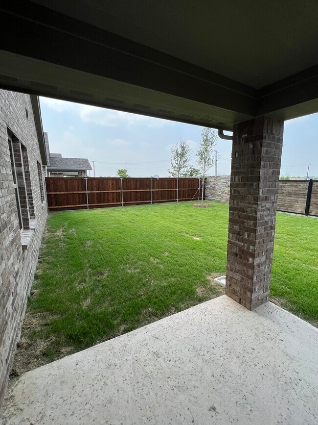 Building Photo - 1020 Huckleberry St