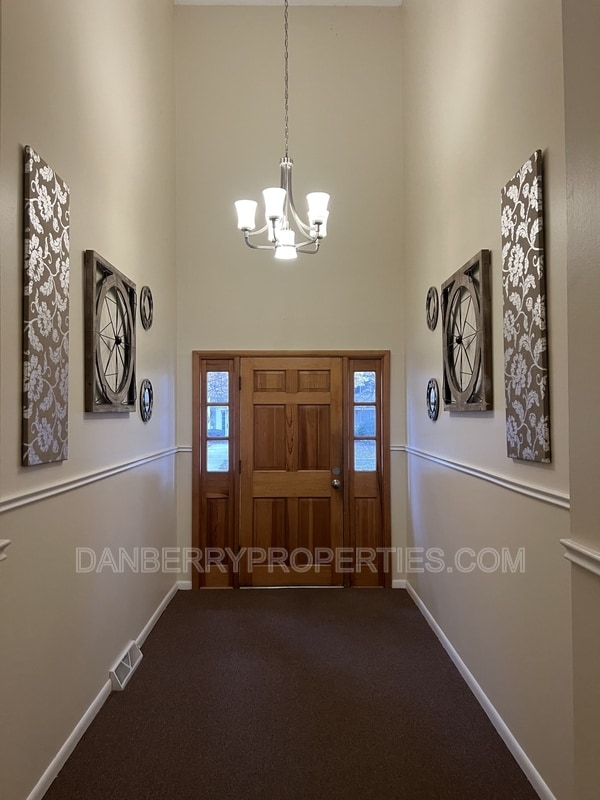 Building Photo - 4126 Newcastle Dr