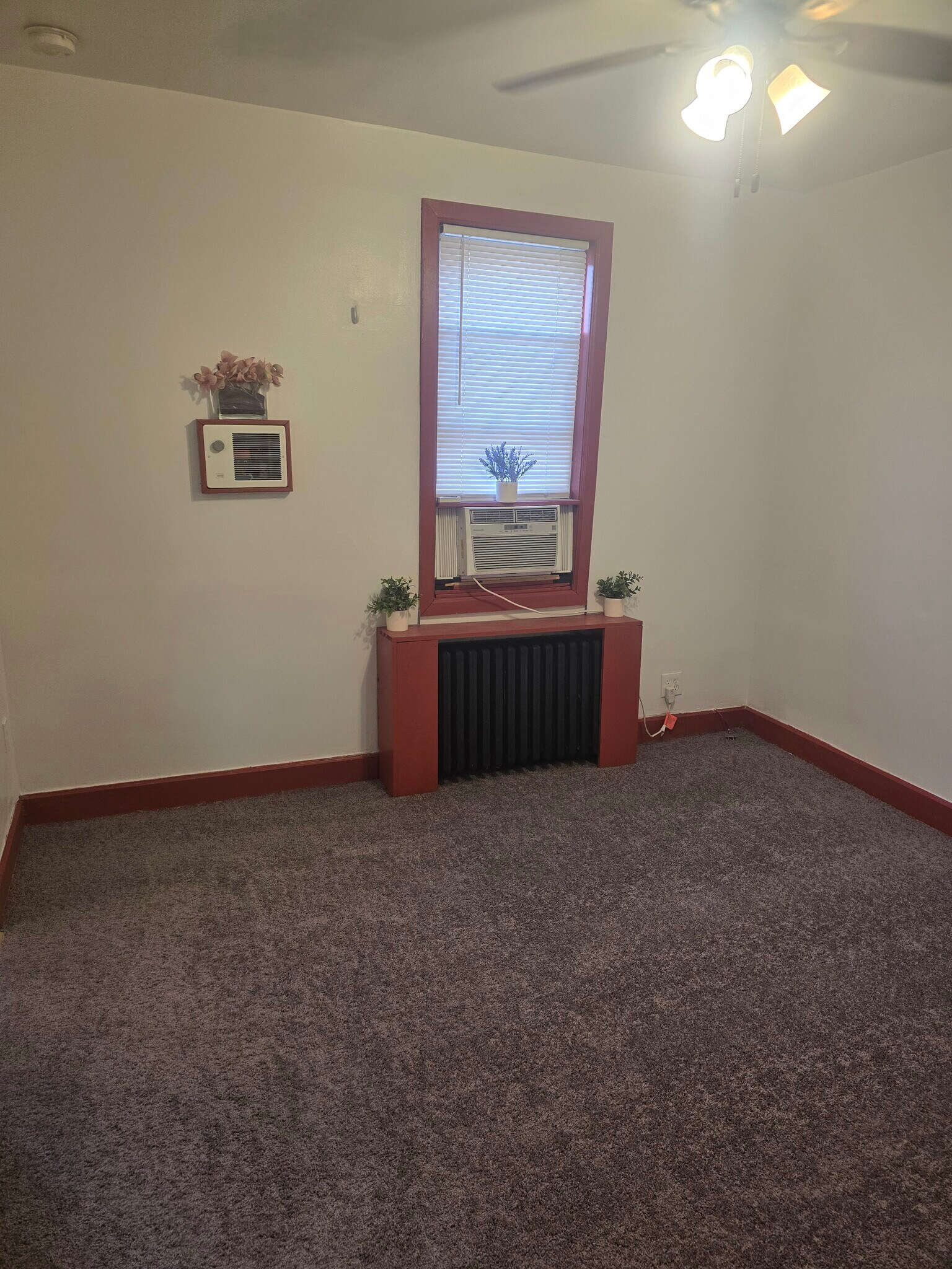 Building Photo - 1622 Bainbridge St