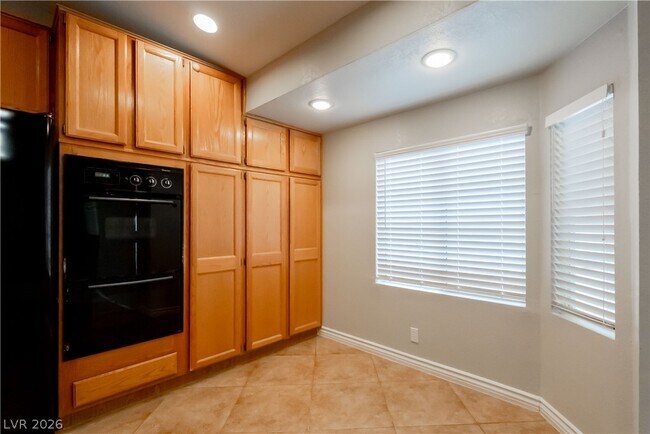 Building Photo - 10024 Sail Landing Ct