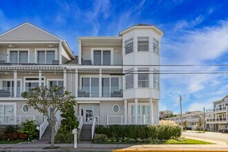 Building Photo - 9416 Amherst Ave