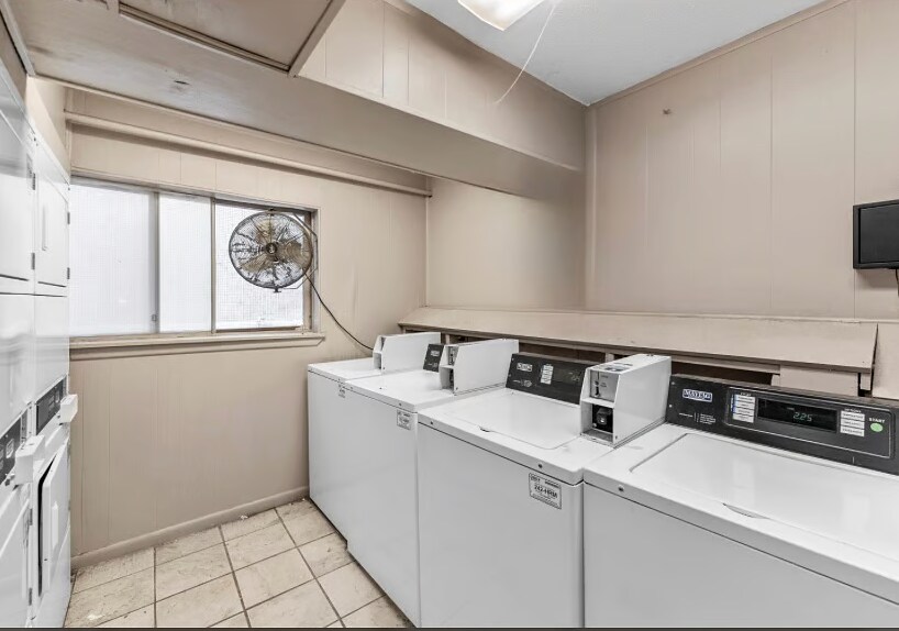 Building Photo - 3401 Timmons Ln