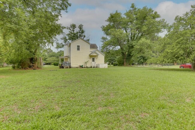Building Photo - 1302 Dare Rd