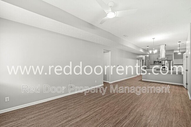 Building Photo - 2345 N Kenwood Ave