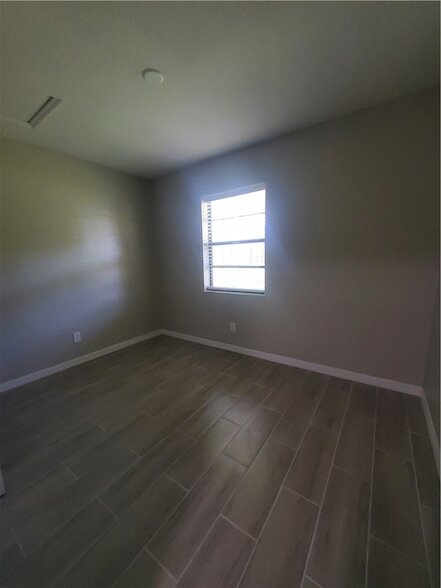 Building Photo - 3300 S 7th St